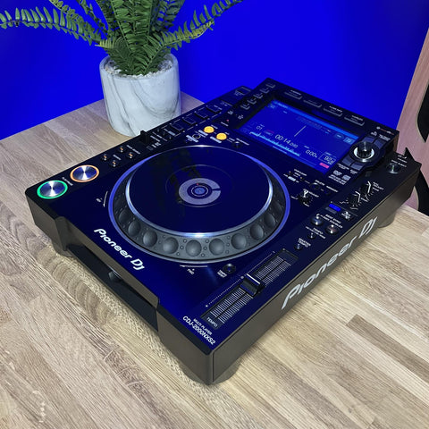 Pioneer DJ CDJ-2000 NXS2 Professional Multi Player With Decksaver