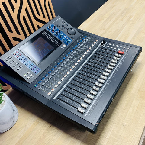 Yamaha LS9-16 Digital Mixing Desk With Heavy Duty Flight Case