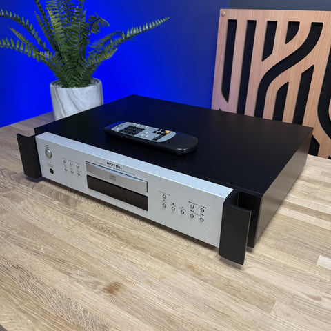 Rotel RCD 1072 CD Player With Remote
