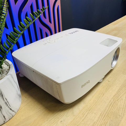 BenQ W1050 Digital Projector HD 1080P 2200 Lumens Inc Remote