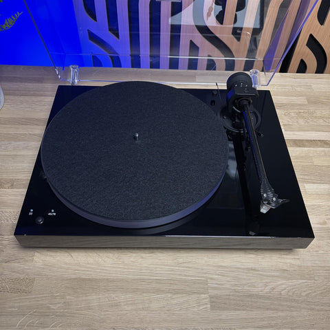 Pro-ject X1 B Turntable