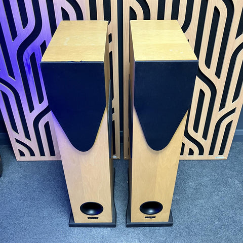 Rega R5 Speakers