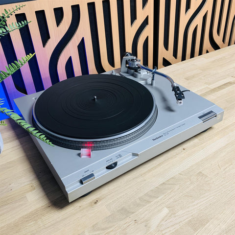 Technics SL-D2 Direct Drive Automatic Turntable