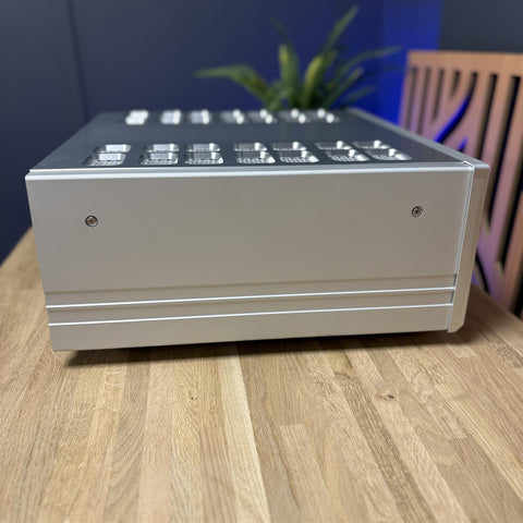 Luxman L-509x Integrated Stereo Amplifier With Remote