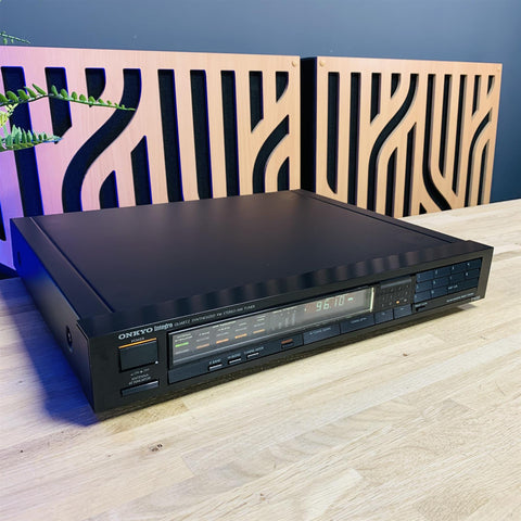 Onkyo T-4150 Integra Quartz Synthesized FM/AM Tuner