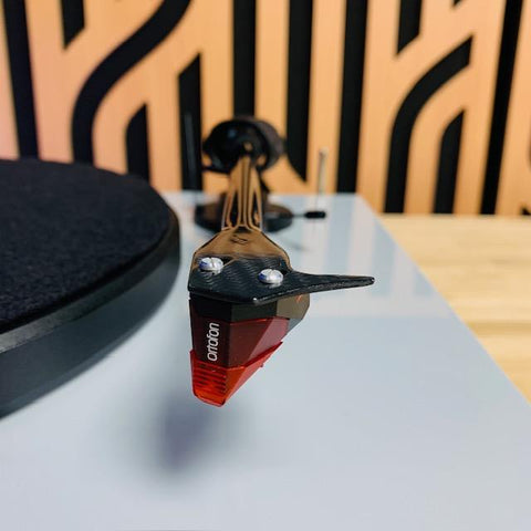 Project Debut Carbon Turntable (Grey gloss)