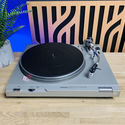 Technics SL-D2 Direct Drive Automatic Turntable