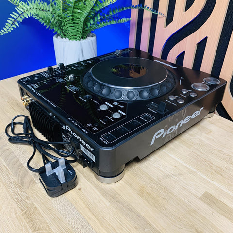 Pioneer CDJ 1000 MK3 Professional Grade Digital CD Deck