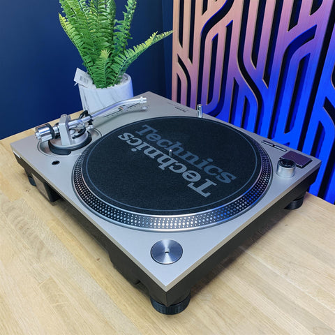 Technics SL-1200 MK7 Direct Drive DJ Turntable