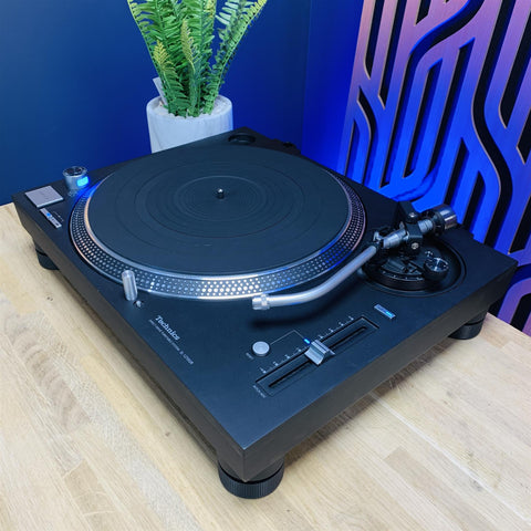 Technics SL-1210 GR Grand Class Direct Drive Turntable