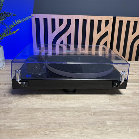 Pro-ject X1 B Turntable