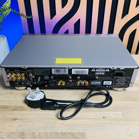 Pioneer DV-868AVi-S Universal Player