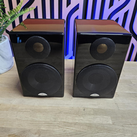 Monitor Audio Radius 90 Speakers (Pair) with Wall Brackets