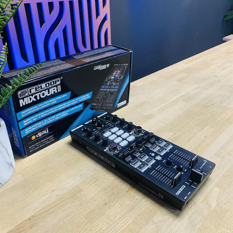 Reloop Mixtour Pro DJAY Pro DJ Controller