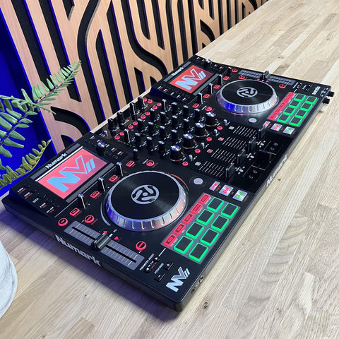 Numark NVII 4 Channel Serato DJ Controller With Magma Carry Case