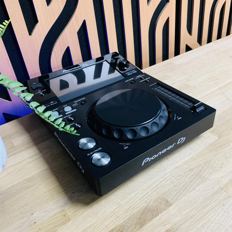 Pioneer XDJ-700 DJ Multi Player (Spares or Repairs)