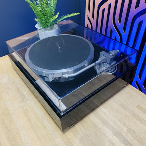 Kenwood KD-7010 Direct Drive Quartz Turntable With Audio Technica Cartridge