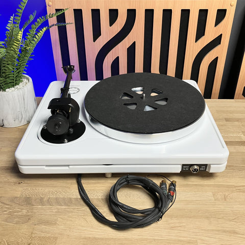 Roksan Oxygene 30 Turntable With Goldring Cartridge