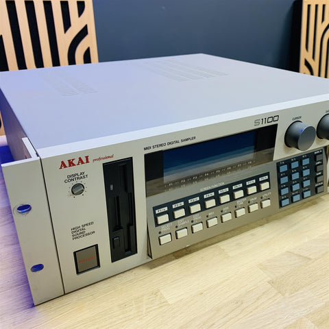 Akai S1100 Midi Stereo Digital Sampler