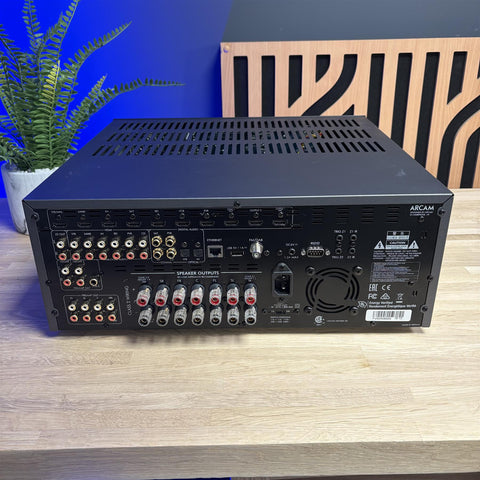 Arcam FMJ AVR550