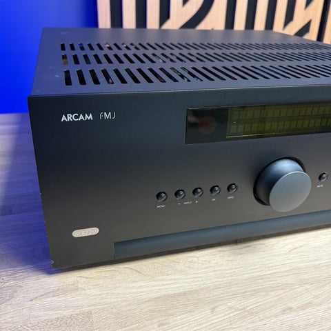 Arcam FMJ AVR550