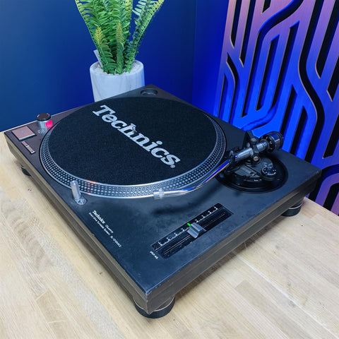 Technics SL1210 MK2 Direct Drive DJ Turntable With Decksaver