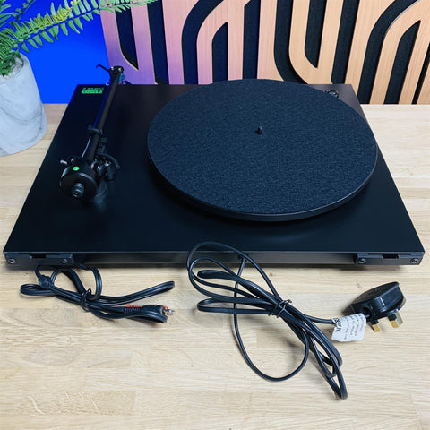 Rega Planar 2 Turntable with Audio Technica AT110E Cartridge