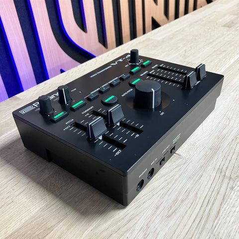 Roland VT-4 Voice Transformer Vocal Effects Unit
