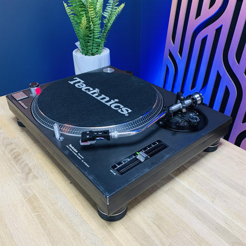 Technics SL1210 MK2 Direct Drive DJ Turntable